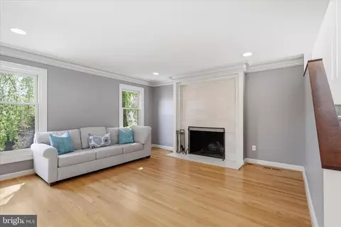 Living - 1148 Randolph Rd, Mclean, VA 22101 photo 5 of 7