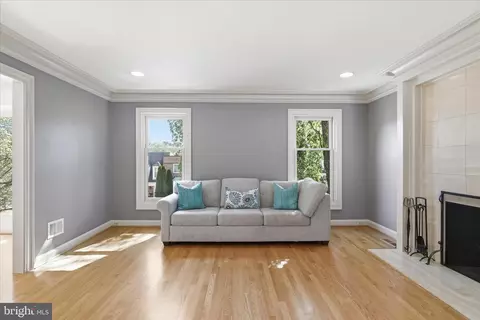 Living - 1148 Randolph Rd, Mclean, VA 22101 photo 4 of 7