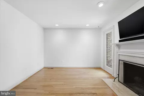 Living - 1148 Randolph Rd, Mclean, VA 22101 photo 7 of 7