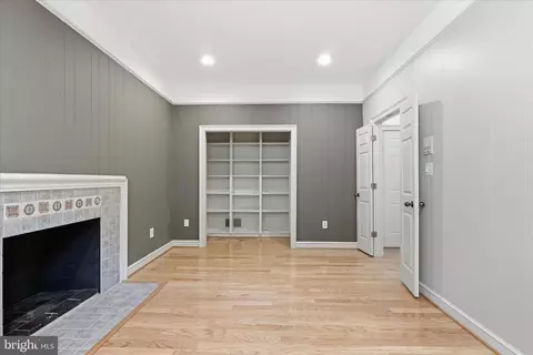 Living - 1148 Randolph Rd, Mclean, VA 22101 photo 2 of 7