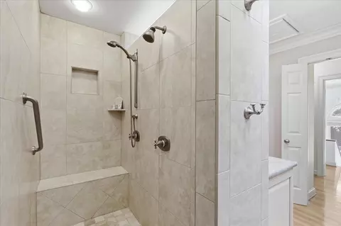 Bath - 1148 Randolph Rd, Mclean, VA 22101 photo 3 of 4