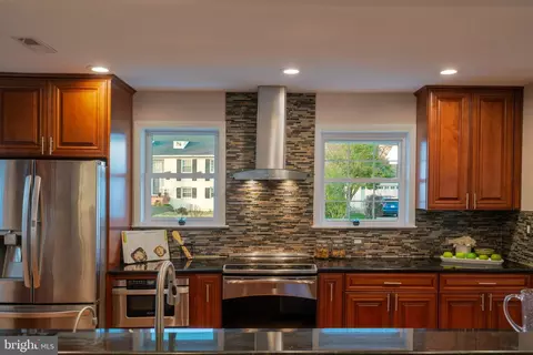 Kitchen - 1347 Macbeth St, Mclean, VA 22102 photo 6 of 7