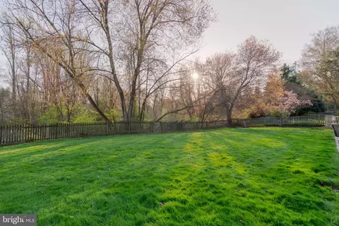 Exterior - 1347 Macbeth St, Mclean, VA 22102 photo 17 of 30
