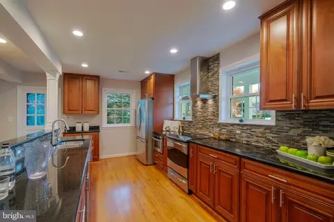 Kitchen - 1347 Macbeth St, Mclean, VA 22102 photo 3 of 7