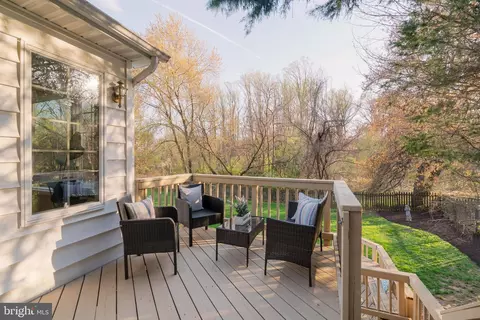 Exterior - 1347 Macbeth St, Mclean, VA 22102 photo 12 of 30