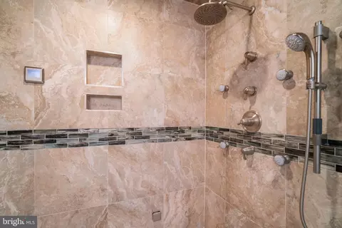 Bath - 1347 Macbeth St, Mclean, VA 22102 photo 3 of 8