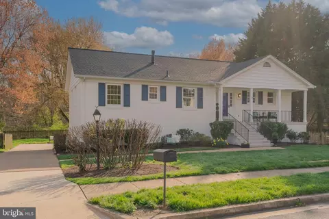 Exterior - 1347 Macbeth St, Mclean, VA 22102 photo 3 of 30