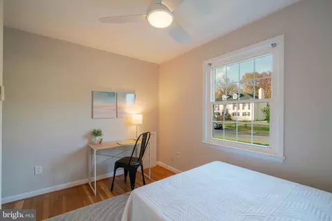 Bedroom - 1347 Macbeth St, Mclean, VA 22102 photo 5 of 11