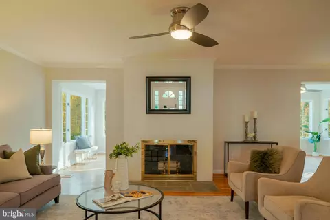 Living - 1347 Macbeth St, Mclean, VA 22102 photo 3 of 14