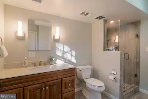 Bath - 1347 Macbeth St, Mclean, VA 22102 photo 8 of 8