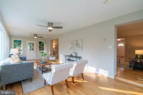 Living - 1347 Macbeth St, Mclean, VA 22102 photo 6 of 14