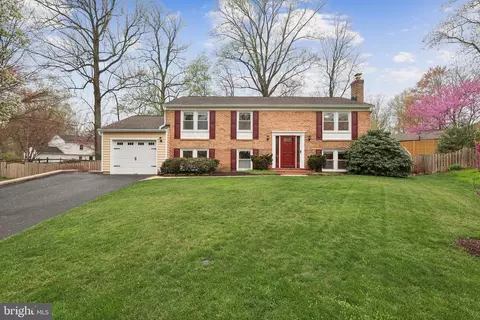 1550 Powells Tavern Pl, Herndon, VA 20170