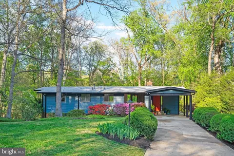 3415 Surrey Ln, Falls Church, VA 22042