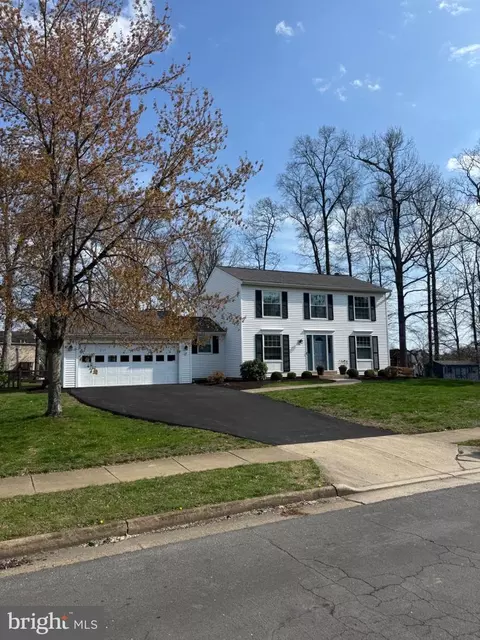 4515 Silas Hutchinson Dr, Chantilly, VA 20151