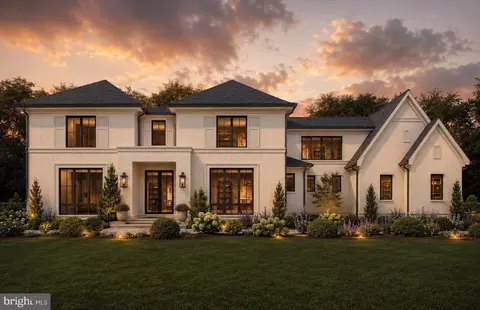8206 Pettit Ct, Mclean, VA 22102