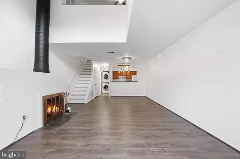 3914 Woodhue Pl #6, Alexandria, VA 22309