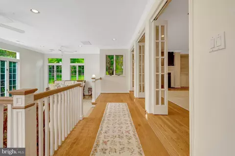 Entry Way - 911 Rail Ct, Mclean, VA 22102 photo 2 of 4