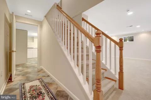 Entry Way - 911 Rail Ct, Mclean, VA 22102 photo 4 of 4