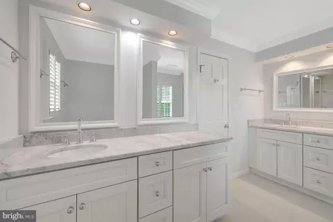 Bath - 911 Rail Ct, Mclean, VA 22102 photo 7 of 8