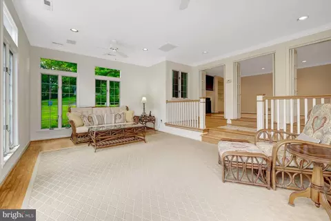 Living - 911 Rail Ct, Mclean, VA 22102 photo 7 of 8
