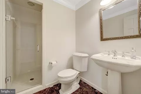 Bath - 911 Rail Ct, Mclean, VA 22102 photo 1 of 8