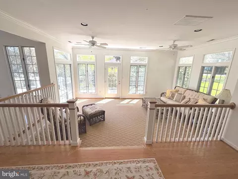 Living - 911 Rail Ct, Mclean, VA 22102 photo 6 of 8