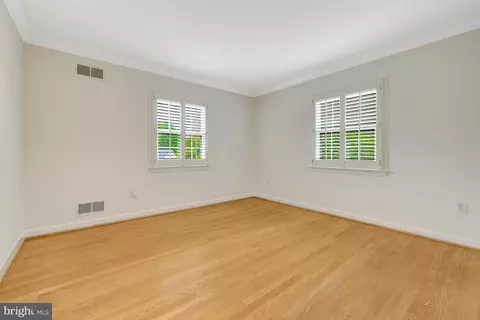 Bedroom - 911 Rail Ct, Mclean, VA 22102 photo 6 of 7