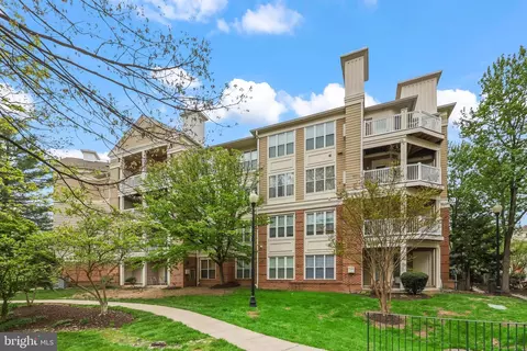 12919 Alton Sq #212, Herndon, VA 20170