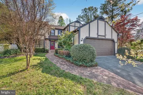 14422 Coachway Dr, Centreville, VA 20120