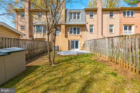 Exterior - 8955 Omega Ct, Springfield, VA 22152 photo 4 of 5