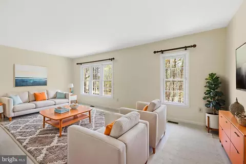 Living - 8955 Omega Ct, Springfield, VA 22152 photo 4 of 9
