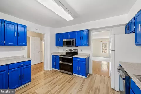 Kitchen - 8955 Omega Ct, Springfield, VA 22152 photo 2 of 4