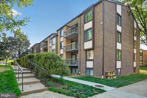9708 Kingsbridge Dr #304, Fairfax, VA 22031