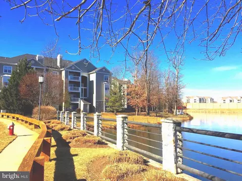 1705 Lake Shore Crest Dr #23, Reston, VA 20190