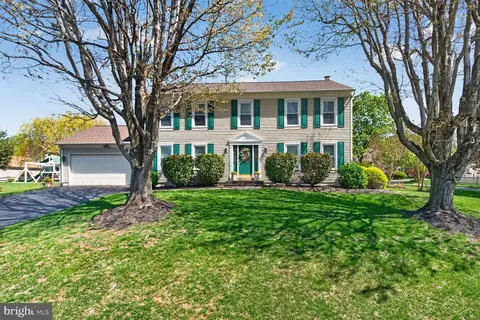 3603 Great Laurel Ln, Fairfax, VA 22033