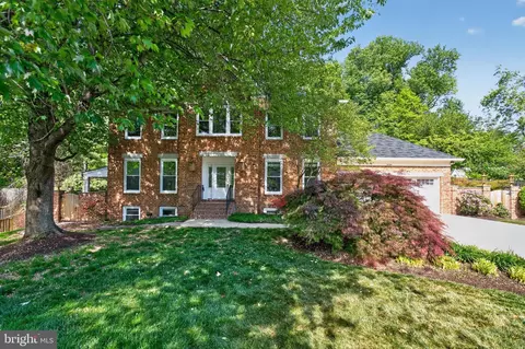 4351 Penwood Dr, Alexandria, VA 22310
