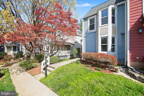 11906 Crosswind Ct, Reston, VA 20194