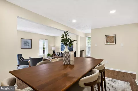 Dining - 9129 Blarney Stone Dr, Springfield, VA 22152 photo 2 of 6