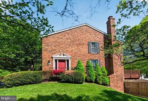 Exterior - 9129 Blarney Stone Dr, Springfield, VA 22152 photo 2 of 5