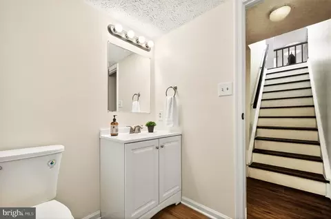 Entry Way - 9129 Blarney Stone Dr, Springfield, VA 22152 photo 4 of 4