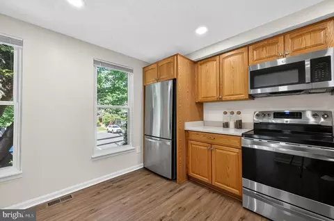 Kitchen - 9129 Blarney Stone Dr, Springfield, VA 22152 photo 2 of 2