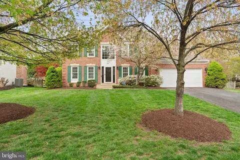 6474 Gristmill Square Ln, Centreville, VA 20120
