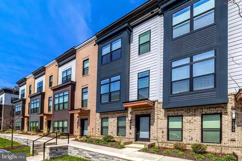 2077 Tysons Ridgeline Rd, Falls Church, VA 22043