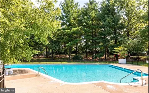 3100 S Manchester St #541, Falls Church, VA 22044