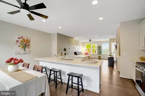8374 Sallyport St, Lorton, VA 22079