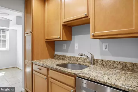 Kitchen - 7097 Spring Garden Dr #101, Springfield, VA 22150 photo 4 of 5