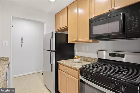 Kitchen - 7097 Spring Garden Dr #101, Springfield, VA 22150 photo 2 of 5