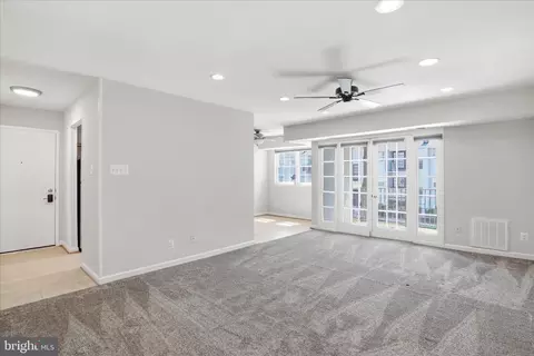 Living - 7097 Spring Garden Dr #101, Springfield, VA 22150 photo 3 of 7