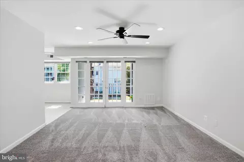 Living - 7097 Spring Garden Dr #101, Springfield, VA 22150 photo 2 of 7