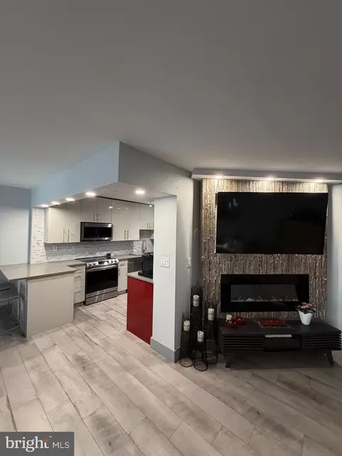 8340 Greensboro Dr #1007, Mclean, VA 22102